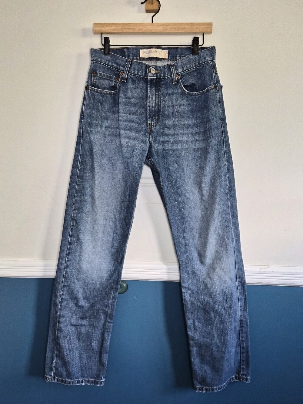 Levi's 505 Regular Fit Jeans Men's W30 L32 Medium Wash Straight Leg Denim - Picture 3 of 15